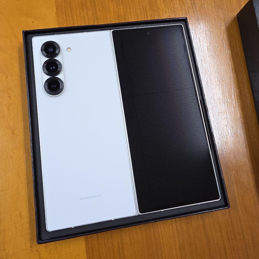 日本版SIMフリー Galaxy Z Fold6 ホワイト 256GB ケース付