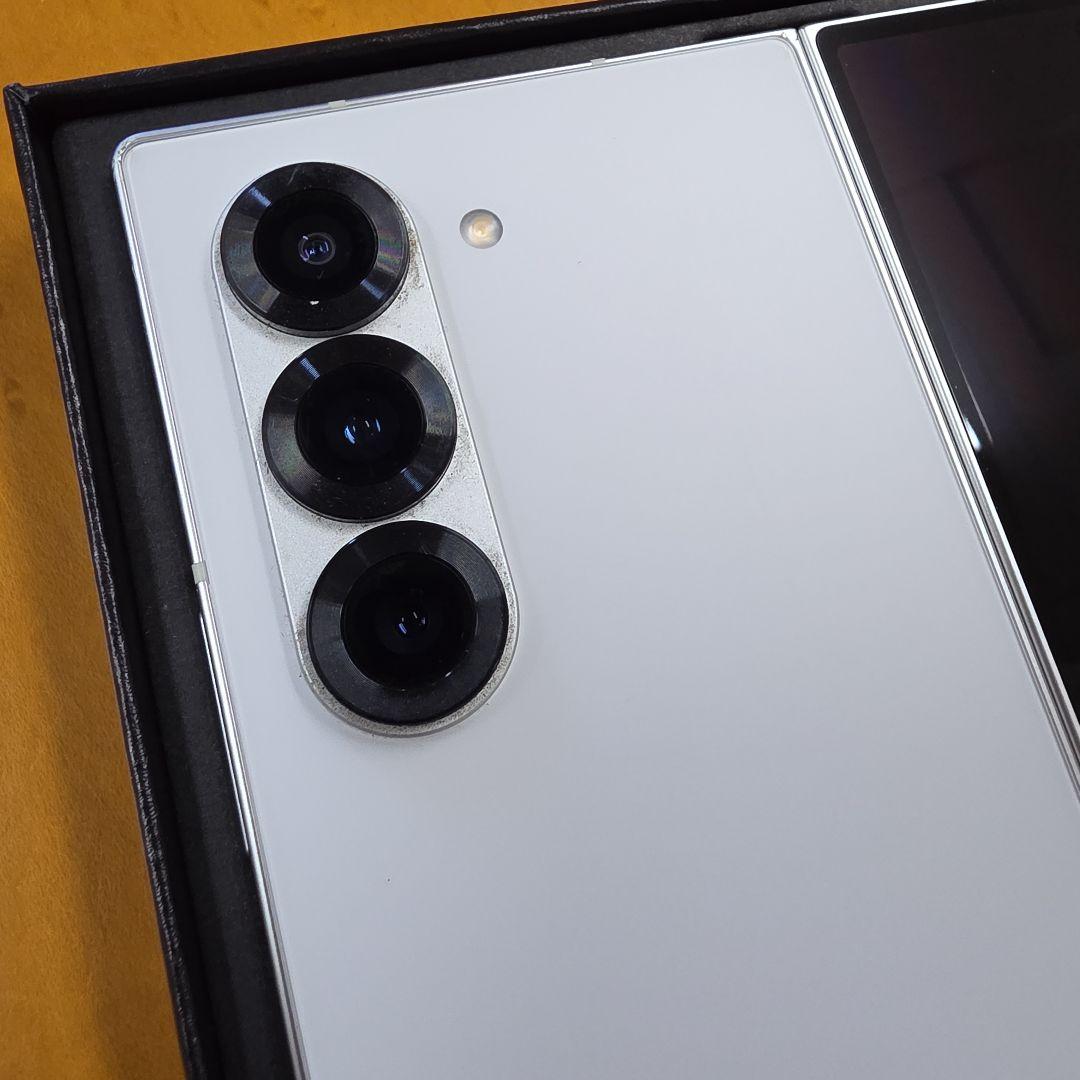 日本版SIMフリー Galaxy Z Fold6 ホワイト 256GB ケース付