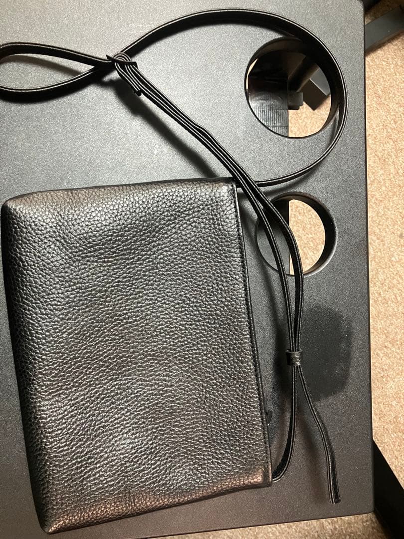 HushTug レザーサコッシュ ブラック　バッグ