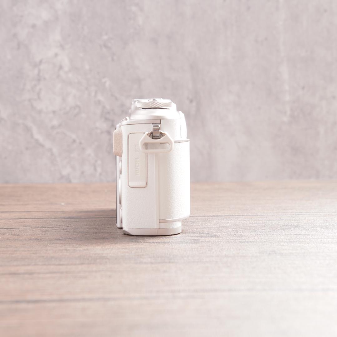 ショット数881回で新品級✨OLYMPUS PEN E-PL9　1065-1