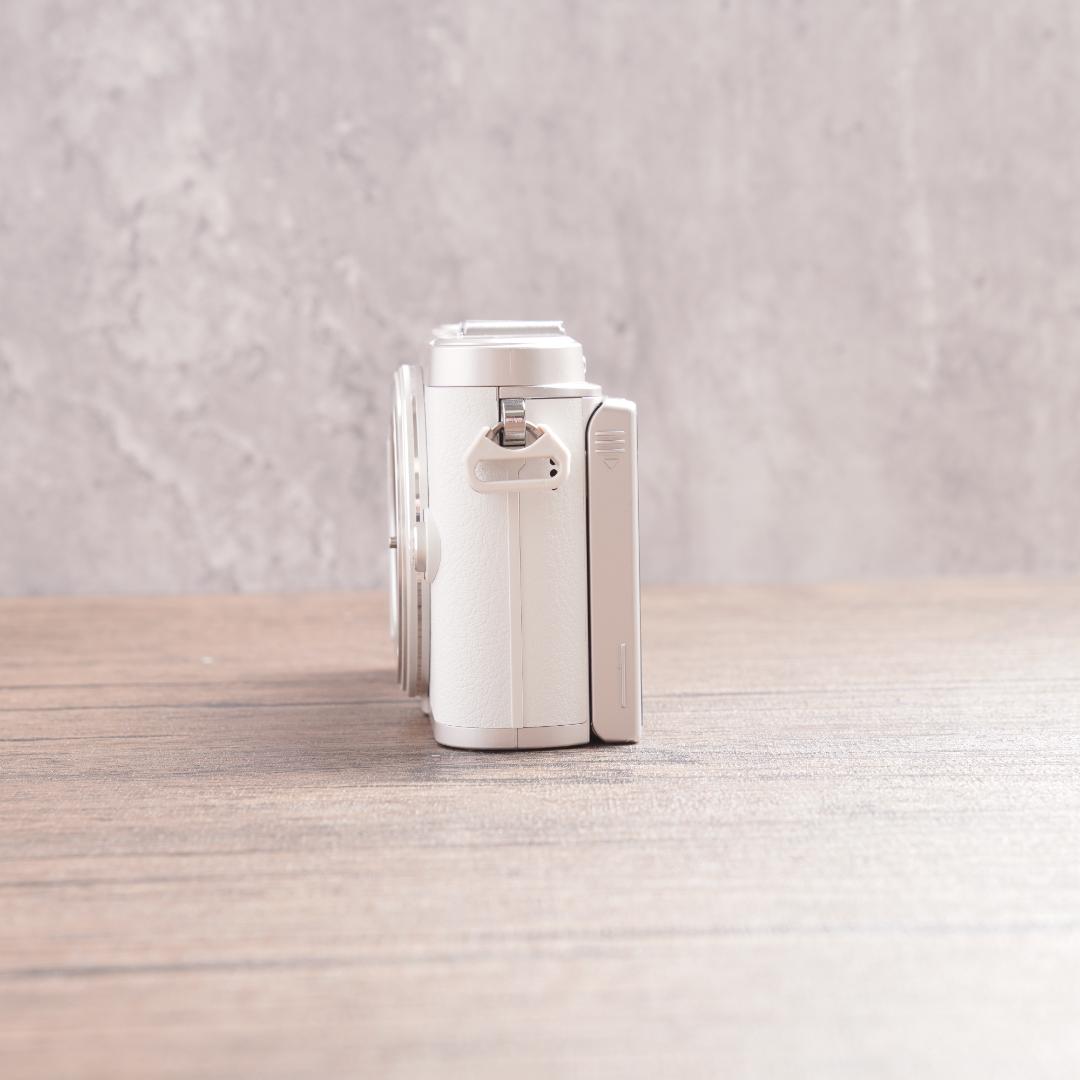 ショット数881回で新品級✨OLYMPUS PEN E-PL9　1065-1