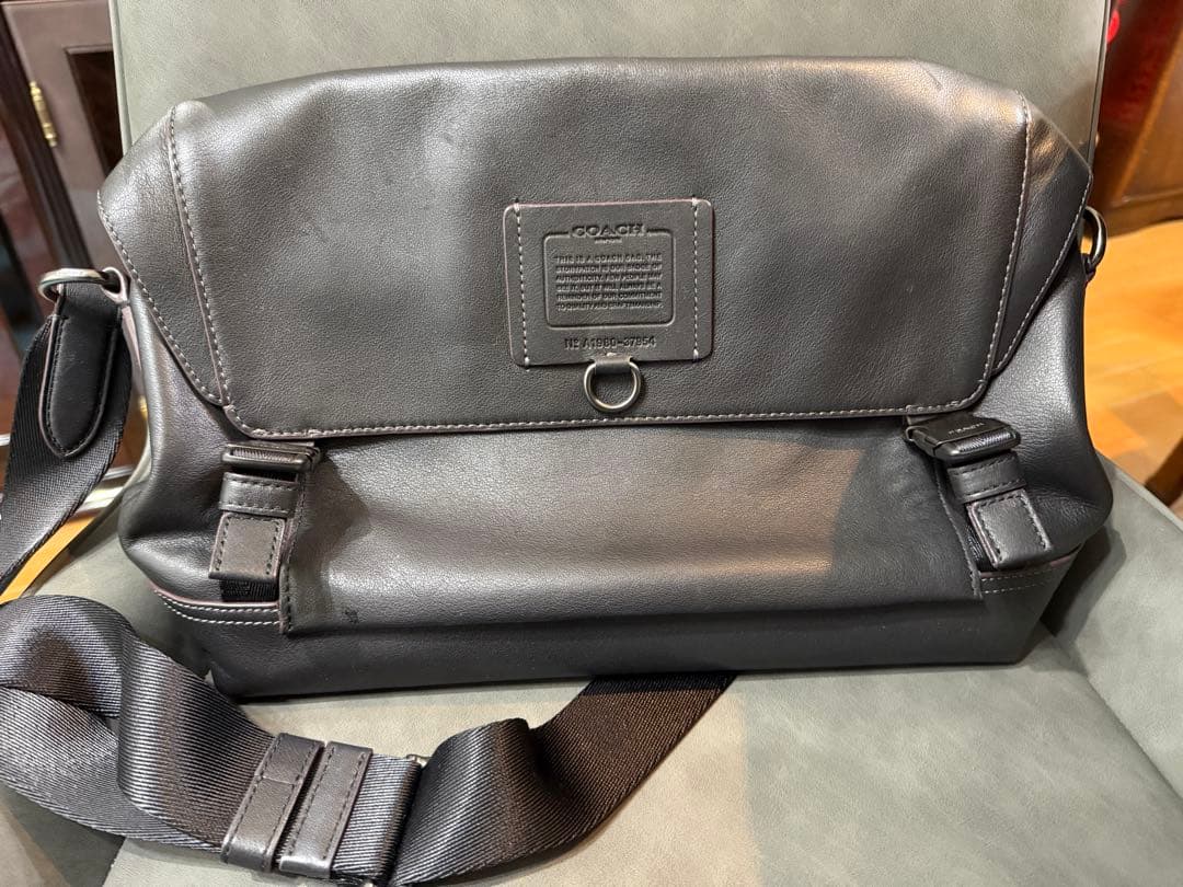 COACH リビングトン　ショルダーバッグ　バイクバッグ