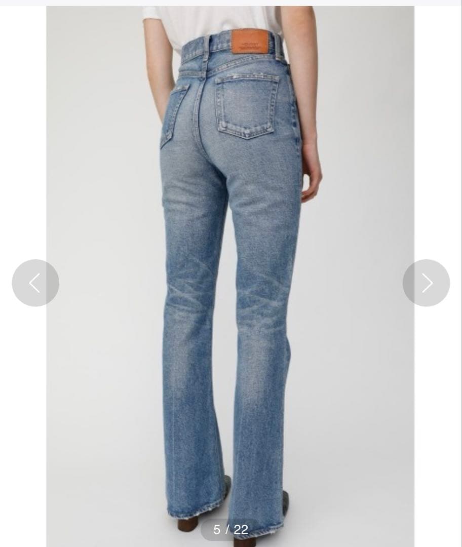 美品　MOUSSY MVSフレアデニム