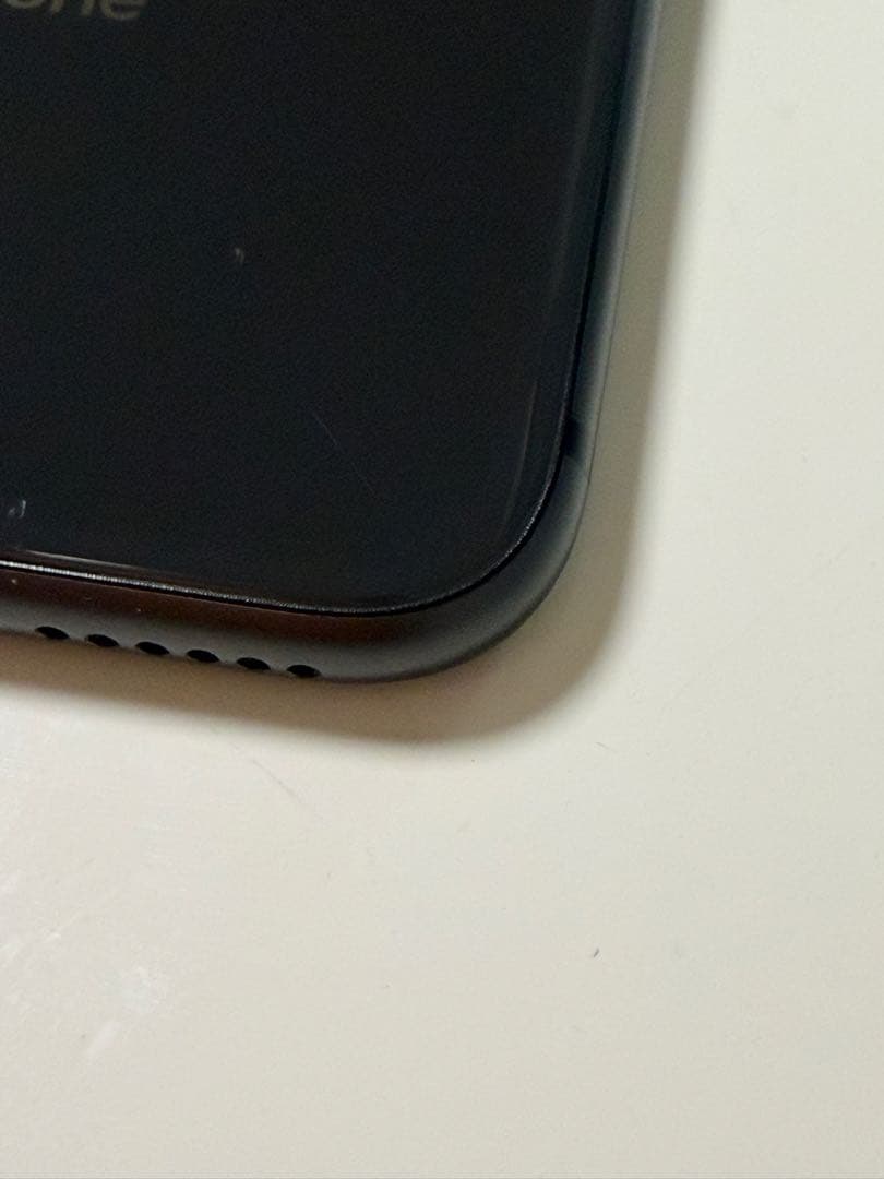 【極美品！】【バッテリー83%】iPhone 8 128GB ブラック