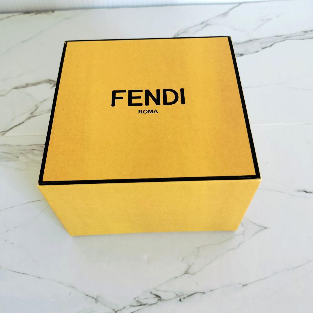 美品☆FENDIフェンディ☆ヘアクリップ ゴールド 箱付