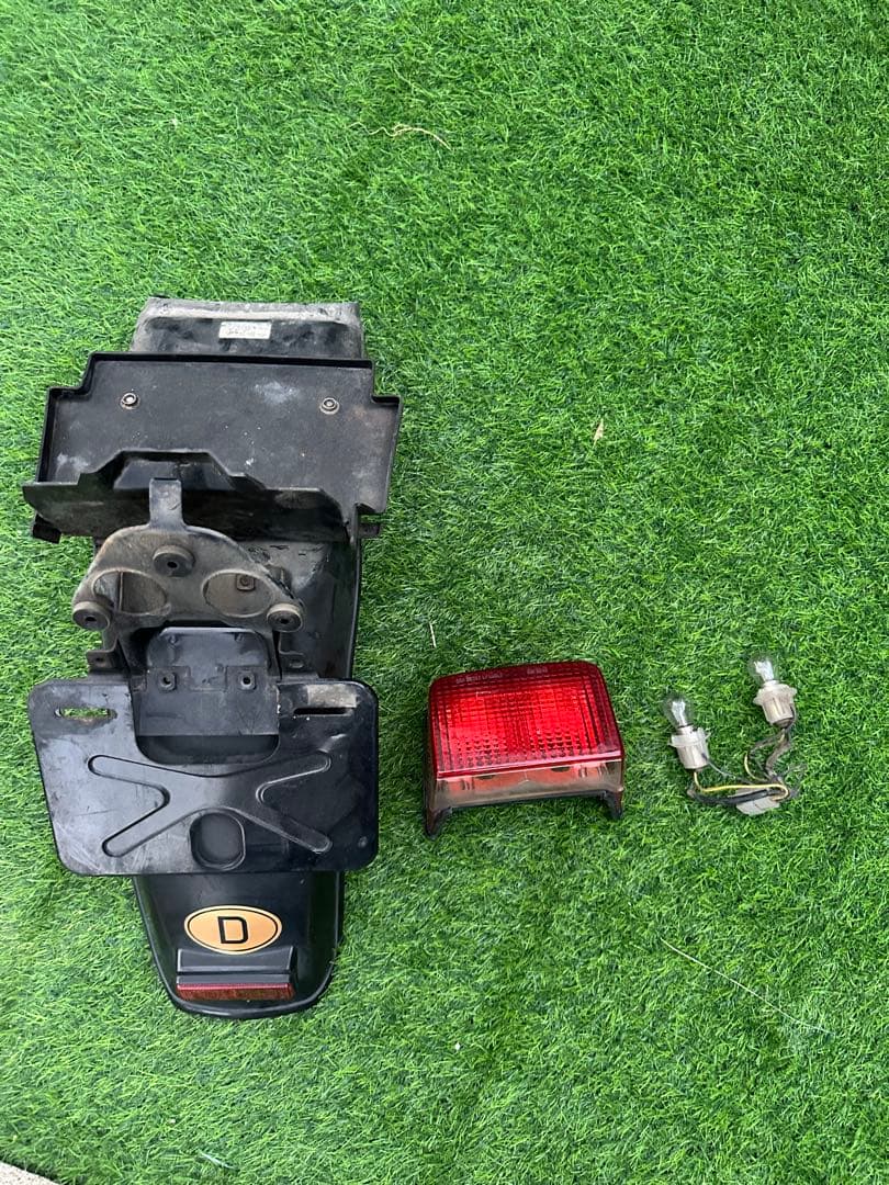 。*。様 xj400 xj550 リアフェンダー　テールランプ