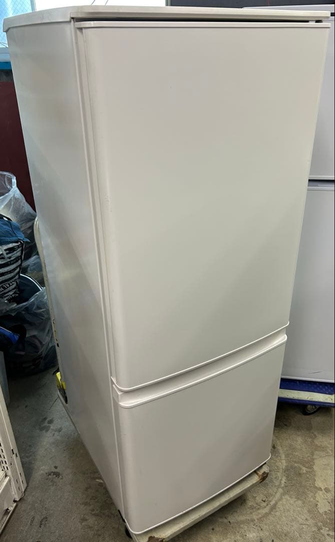 名古屋市内無料配送54★三菱 146L冷蔵庫 2022年製 MR-P15G-W
