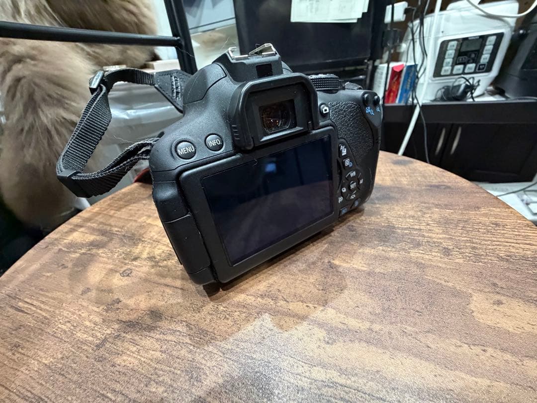 【美品】Canon EOS kiss x7i デジタル一眼レフカメラ