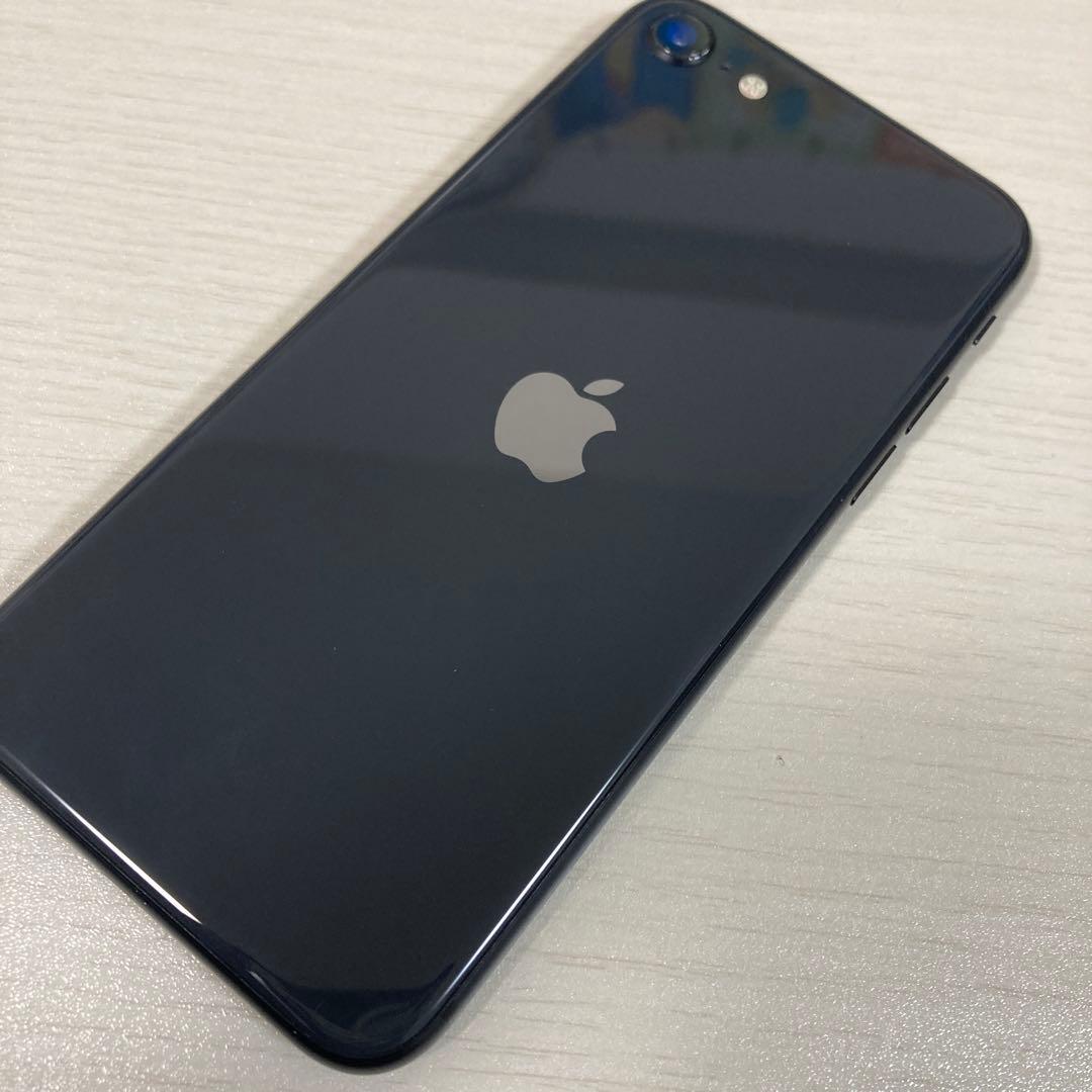 Apple iPhone SE 第2世代　ブラック 本体