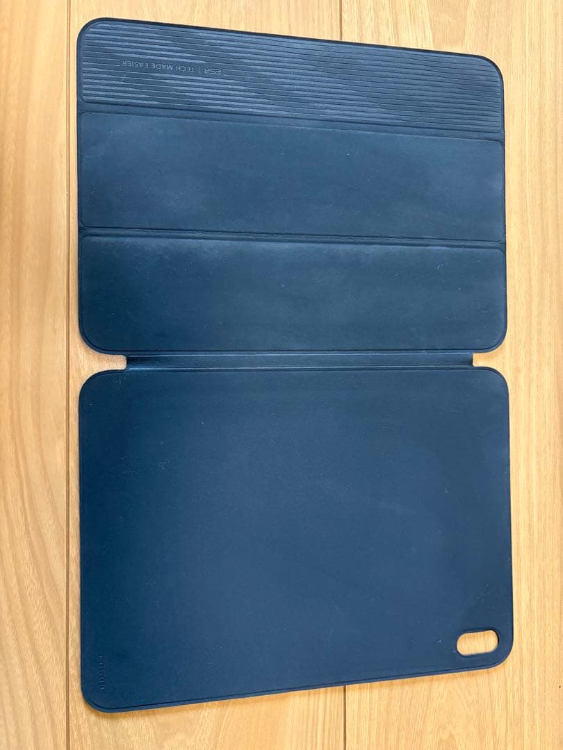 iPad 第10世代 Wi-Fi64GB シルバー ESRケース付き