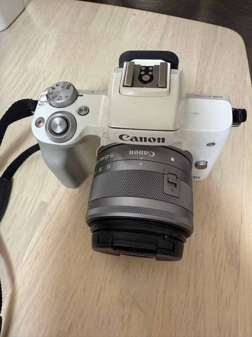 Canon ミラーレス一眼 ホワイト EF-M 15-45mm