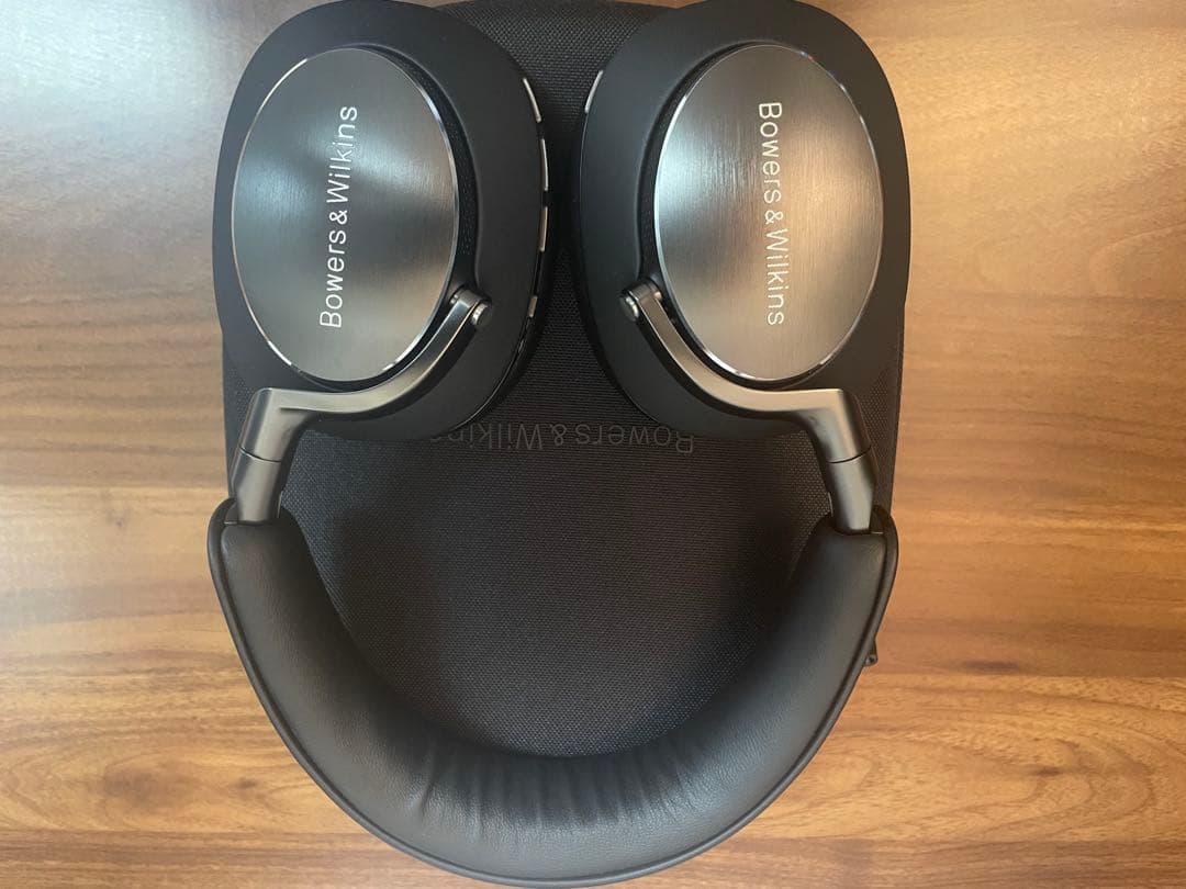 極美品　Bowers & Wilkins Px8 ワイヤレスヘッドホン