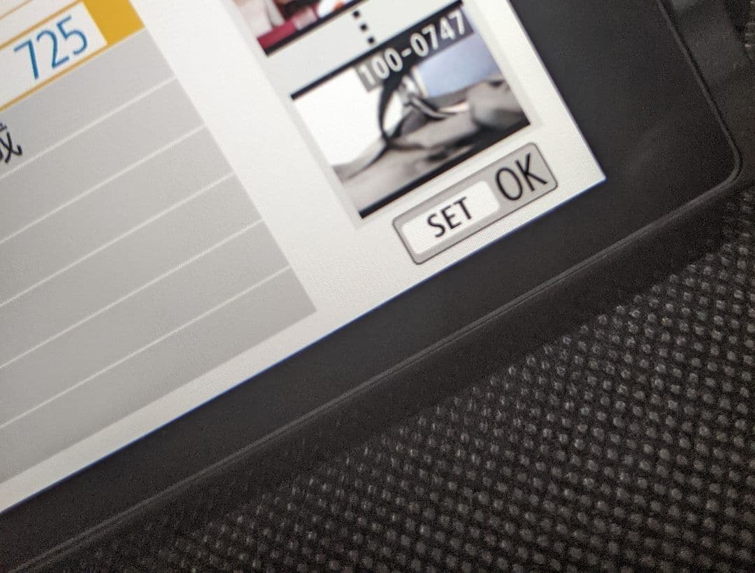 バッテリー良　Canon EOS Kiss X9 デジタル一眼レフ　ダブルレンズ