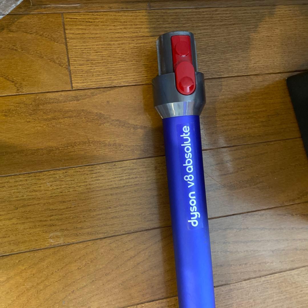 Dyson V8 Absolute 掃除機 本体とアタッチメントセット