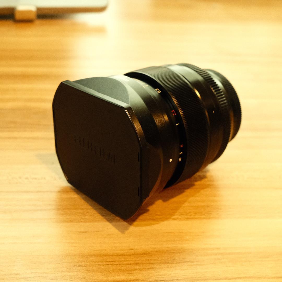 Fujinon 23mm F1.4 単焦点レンズ（純正メタルフード付き）