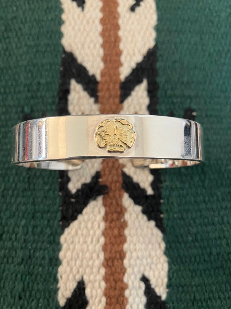 TETSUYA 　goro's ゴローズ　k18ローズ付き平打ちブレス