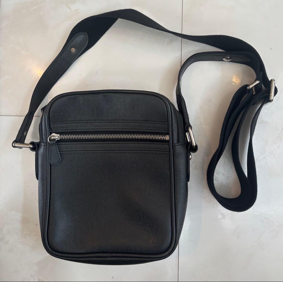 LOUIS VUITTON MENSショルダーバック