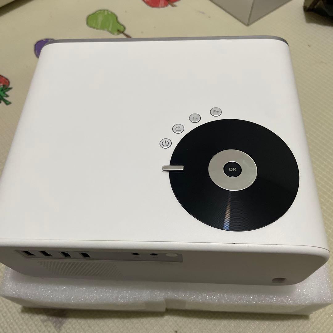 WiMiUS P63 電動フォーカス＆自動台形補正& 高輝度750ANSI