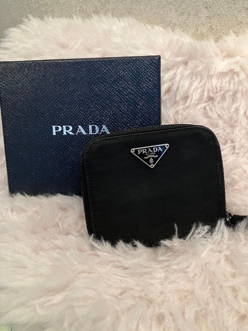 PRADA ブラックナイロン 二つ折り財布