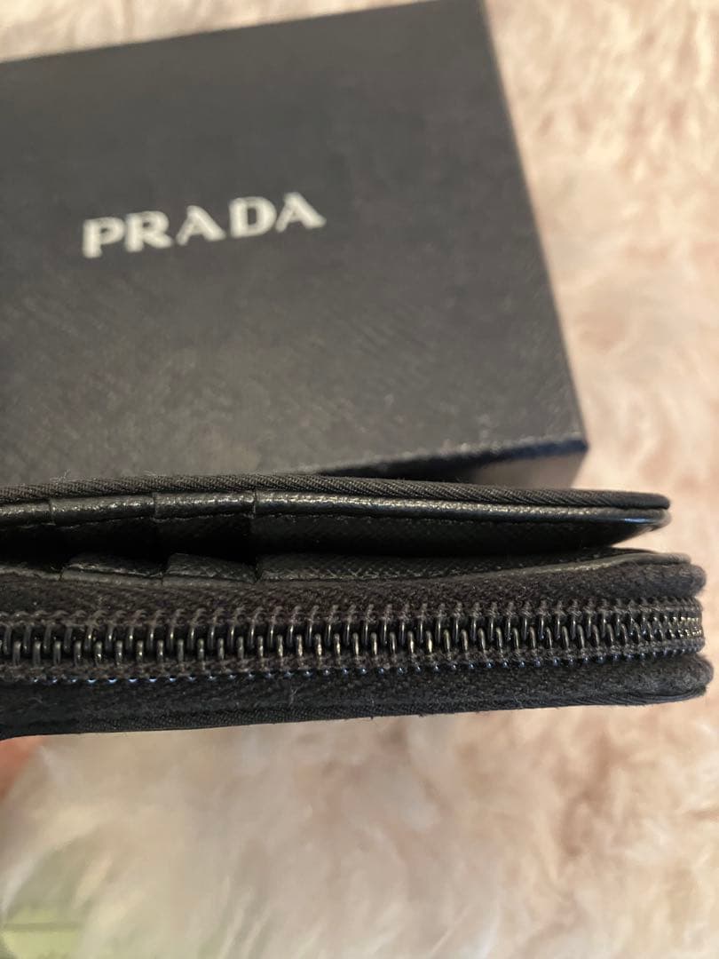 PRADA ブラックナイロン 二つ折り財布