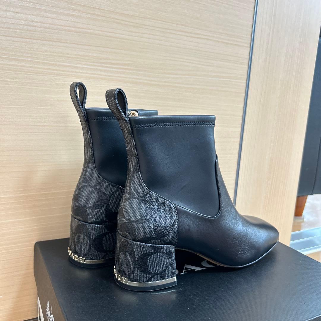 新品COACH ショートブーツ 23cm