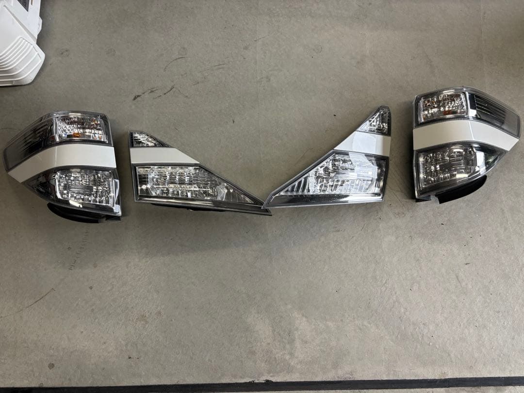 純正 ヴェルファイア アルファード 20系 テールランプ パールホワイト