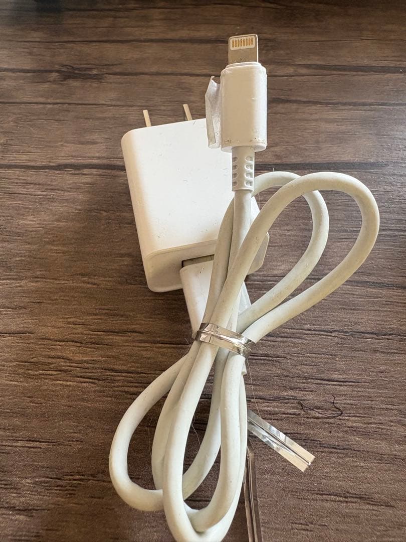 iphone8 本体　64GB バッテリー100% SIMフリー 動作確認済み