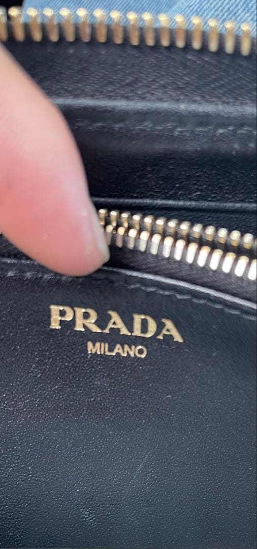PRADA 黒 レザー 長財布