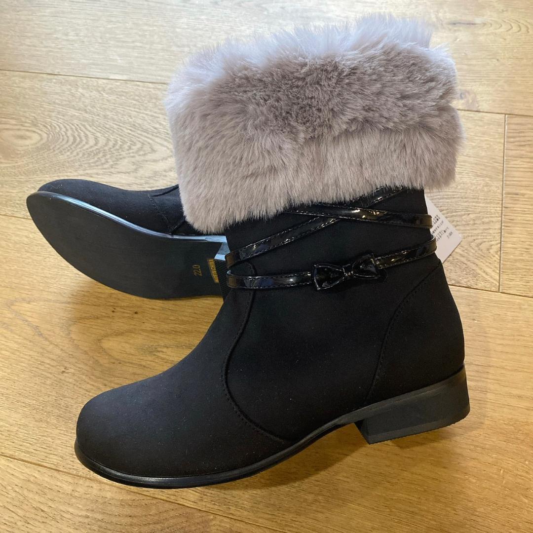 新品　トッカバンビーニ　ブーツ　ファーブーツ　22㎝　6029