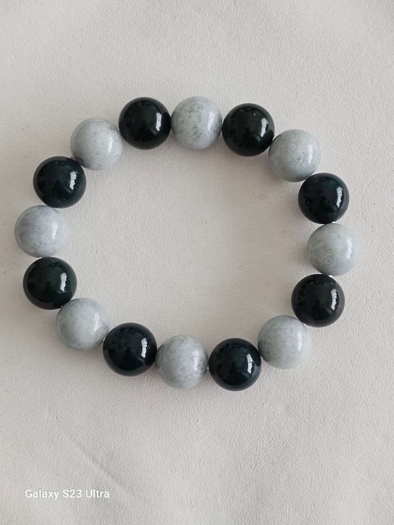 糸魚川青翡翠１２mmと出雲瑪瑙碧玉１２mmのブレスレツト