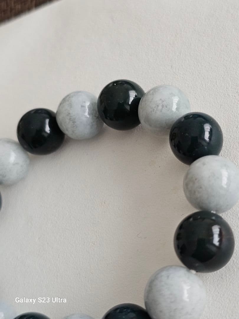 糸魚川青翡翠１２mmと出雲瑪瑙碧玉１２mmのブレスレツト