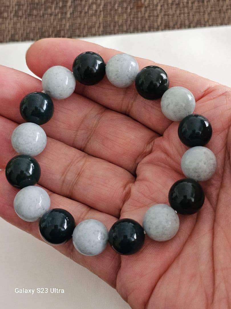 糸魚川青翡翠１２mmと出雲瑪瑙碧玉１２mmのブレスレツト