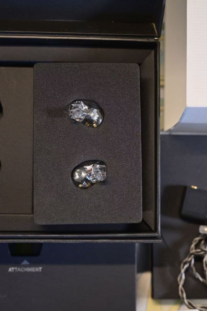 水月雨 MOONDROP DARKSABER 黑劍