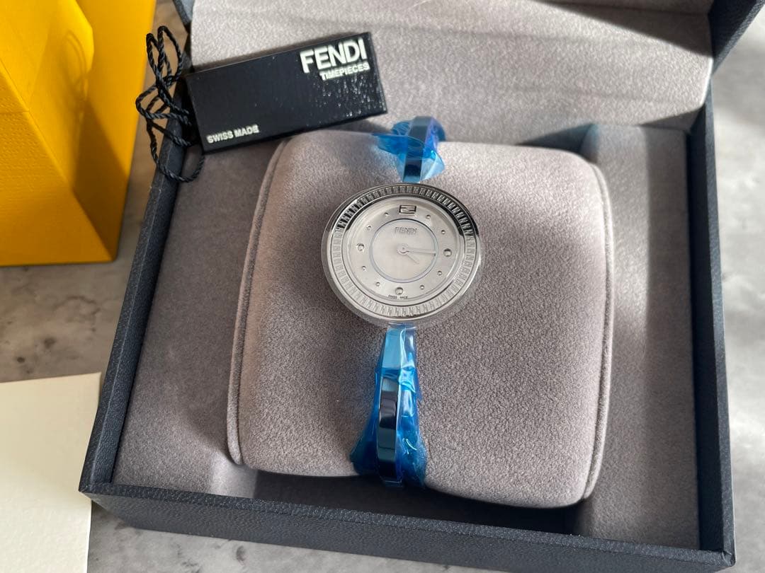 【新品】フェンディFENDI MY WAY 腕時計 付属品完備正規品 ファー付き