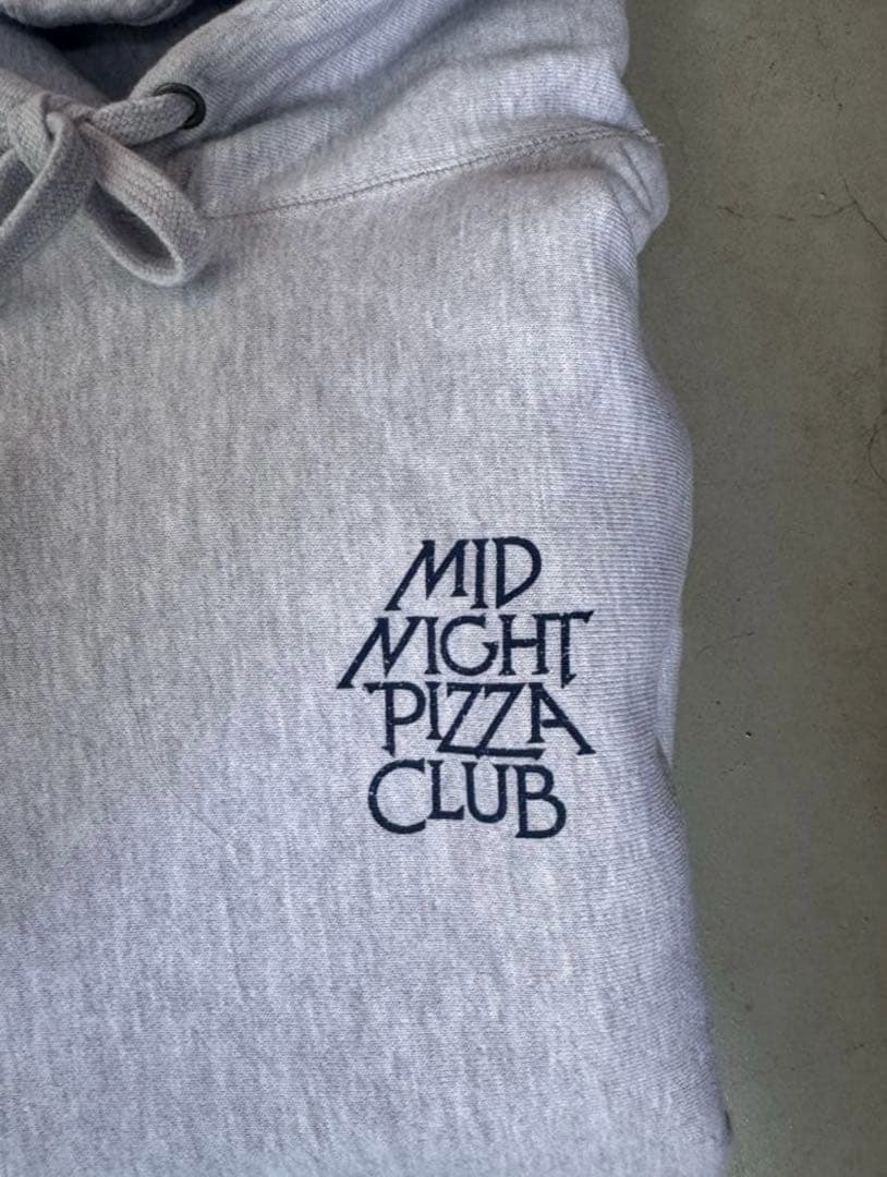 新品　MID NIGHT PIZZA CLUB パーカー