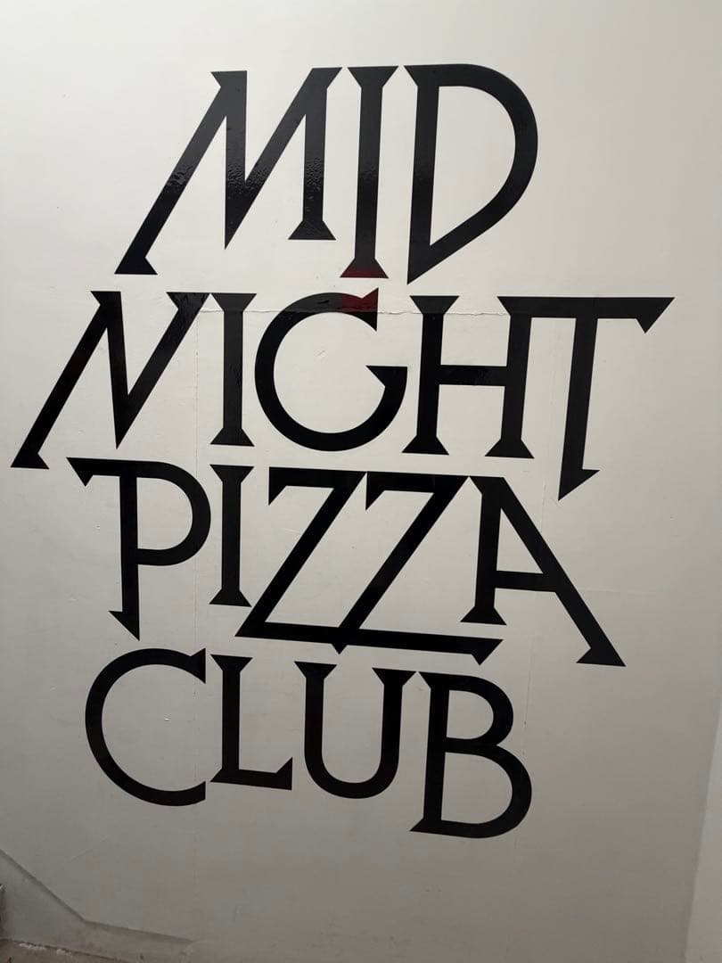 新品　MID NIGHT PIZZA CLUB パーカー