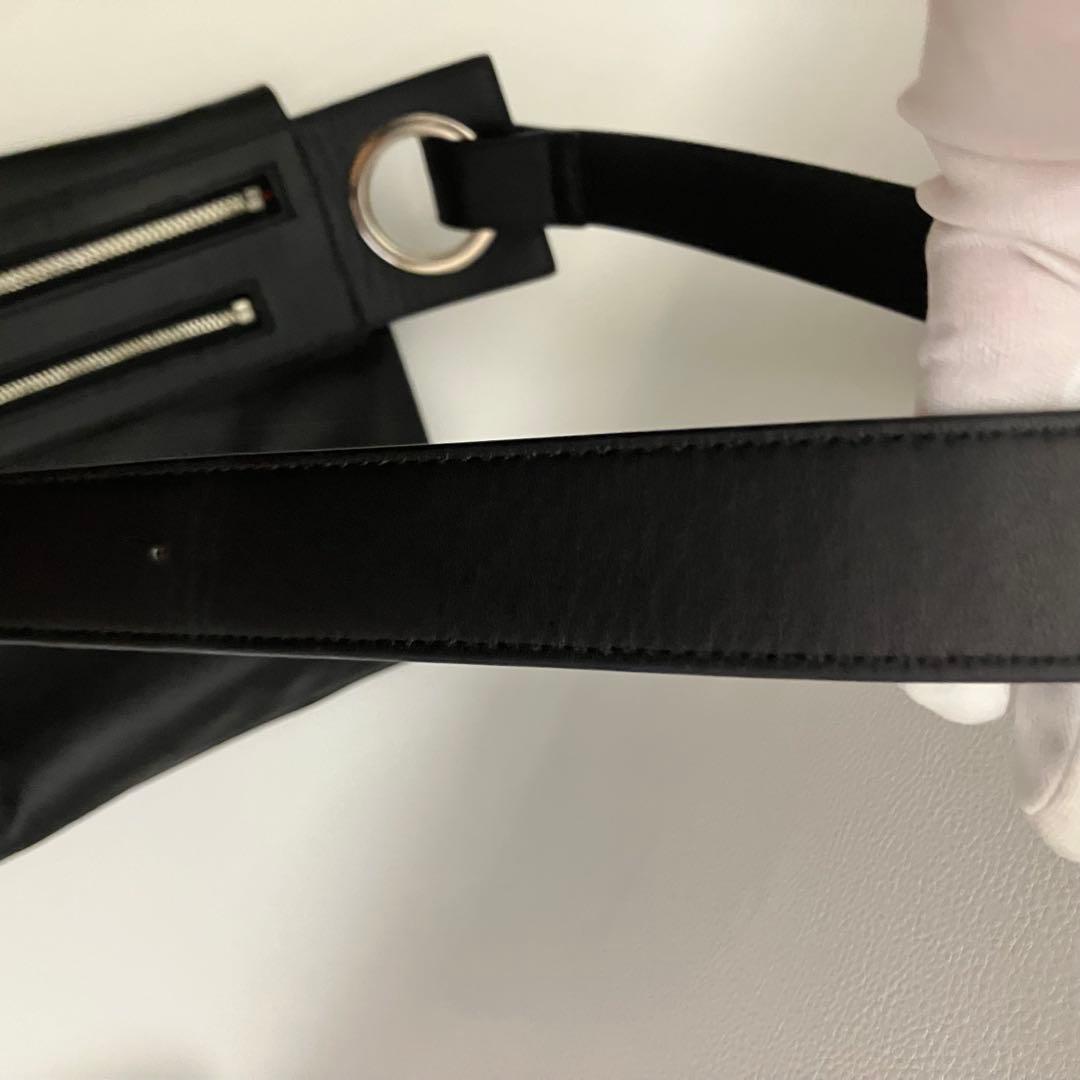 ✨極美品✨ KAWAKAWA ハトメボディバッグ Mサイズ レザー 黒　ブラック