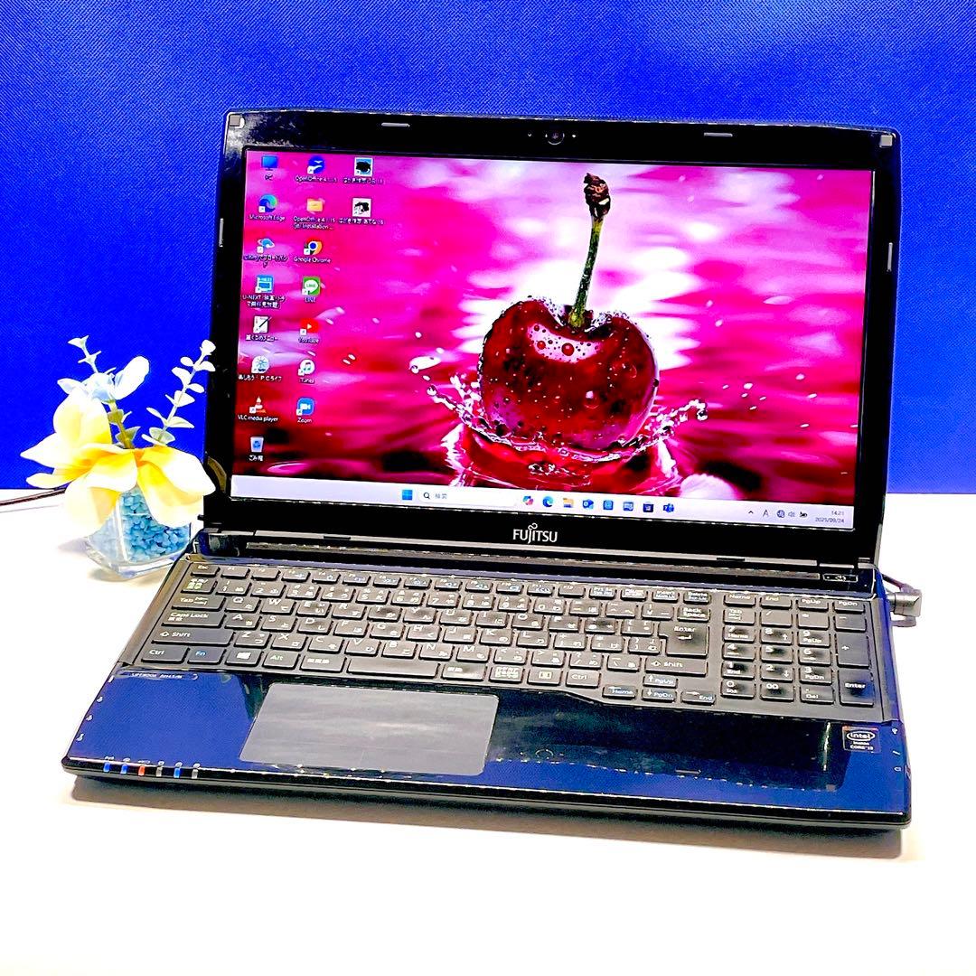 Windows11✨たっぷり保存❣️大容量1TB✨ノートパソコン カメラ付き