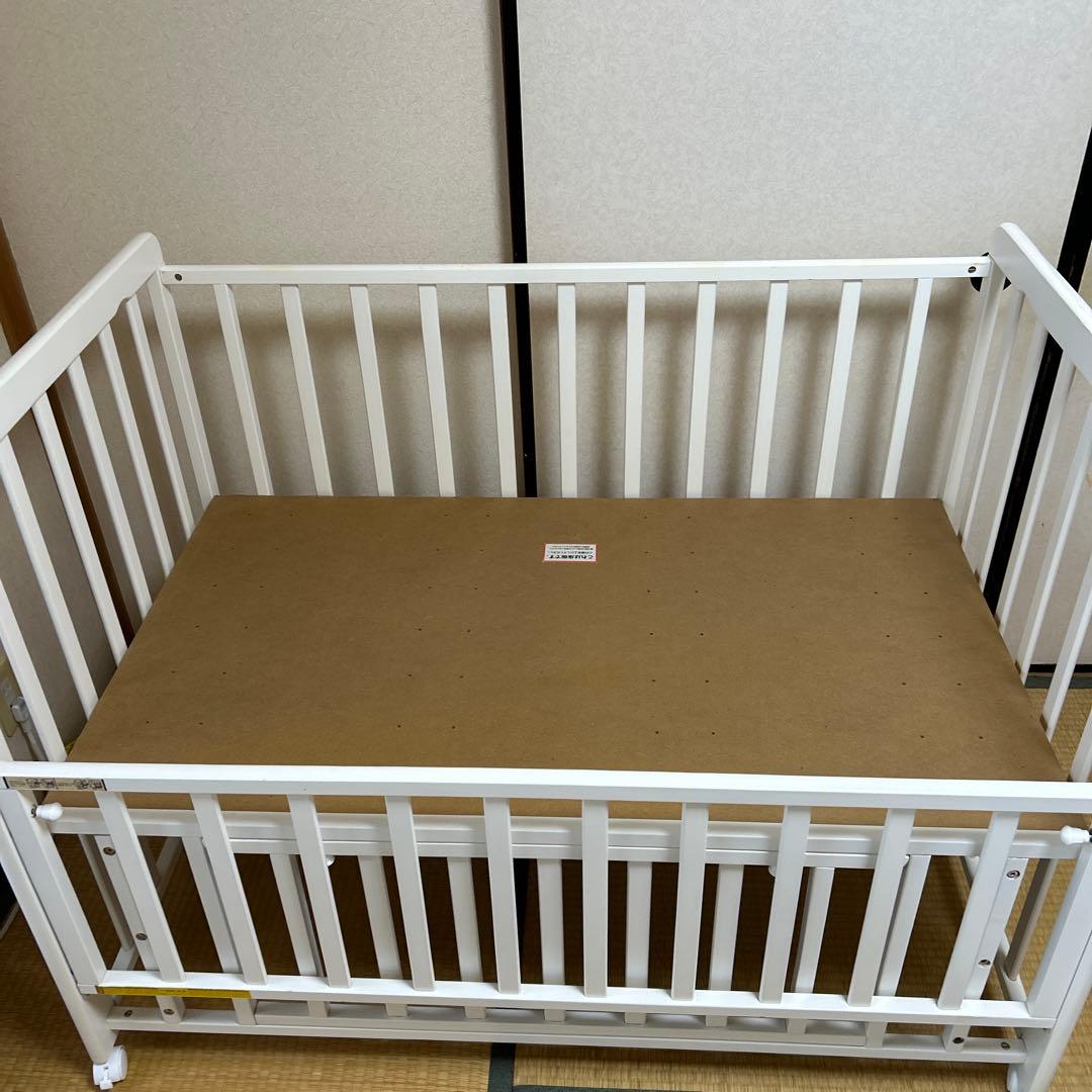 ホワイト ベビーベッド