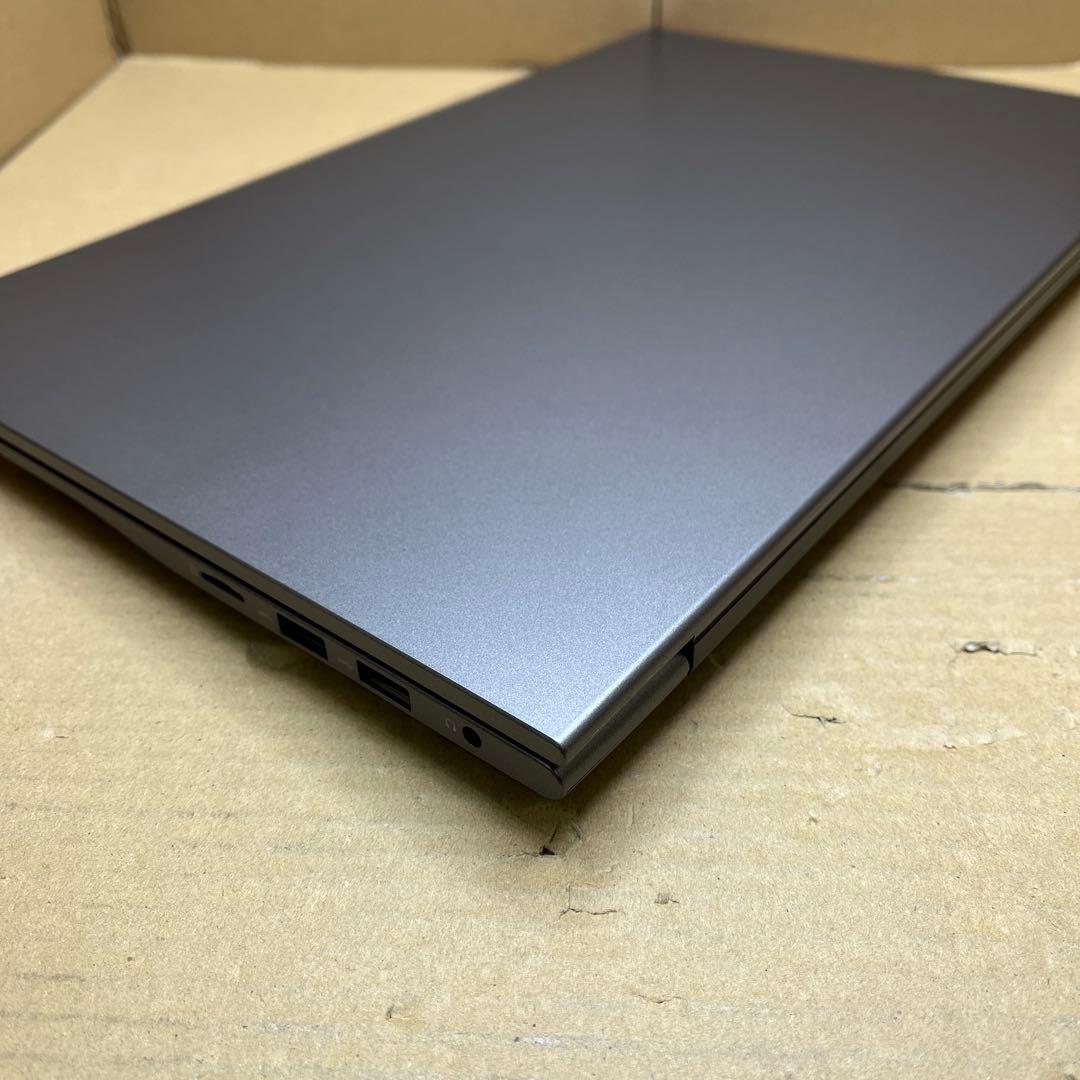 EYY UL156-3Y 15.6インチ パソコン Core m3-8100Y