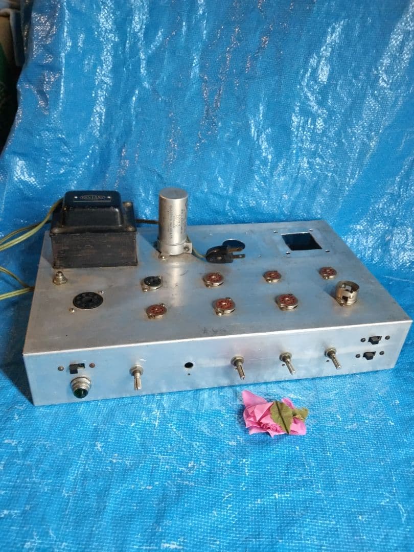 真空管プリメインアンプ 用アルミシャーシージャンク品の出品です。