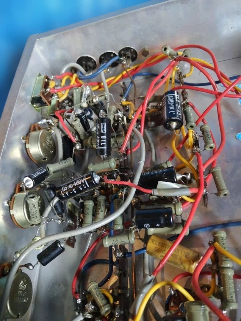 真空管プリメインアンプ 用アルミシャーシージャンク品の出品です。