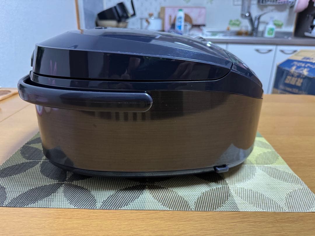 超美品　TIGER IH 炊飯器 JPW-10BK 2023年製