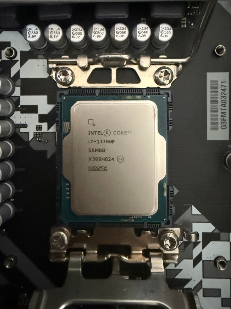 CPU Intel Core i7-13700F CPU