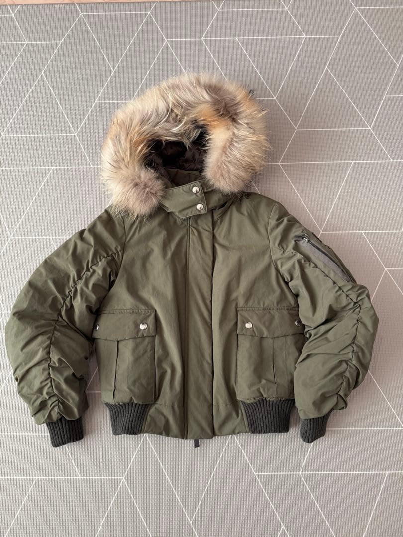 TATRAS ショートダウン　オリーブ