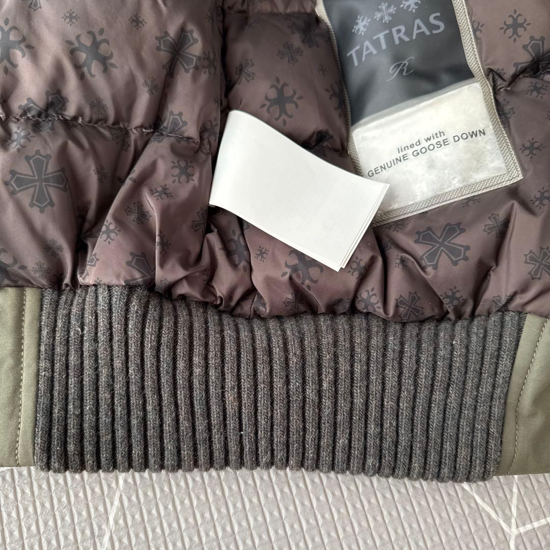 TATRAS ショートダウン　オリーブ