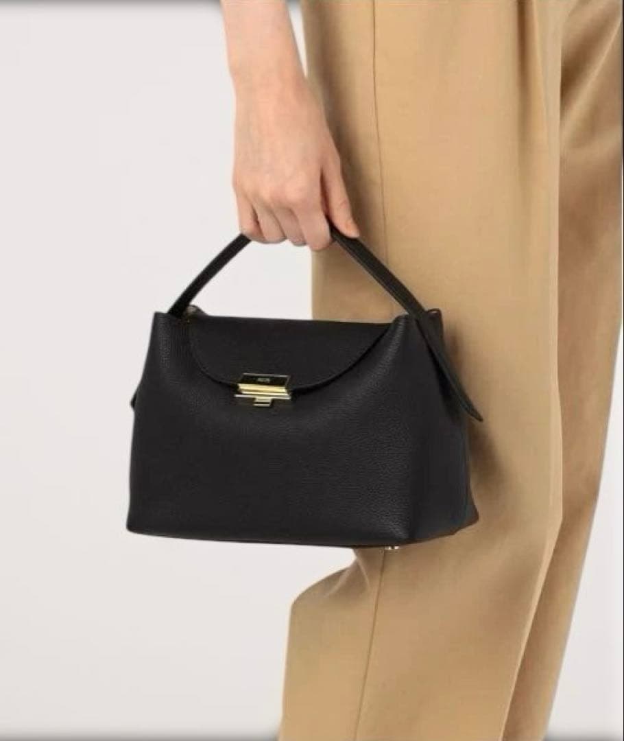 PUNTI. MAGNOLIA ハンドバッグ ブラック