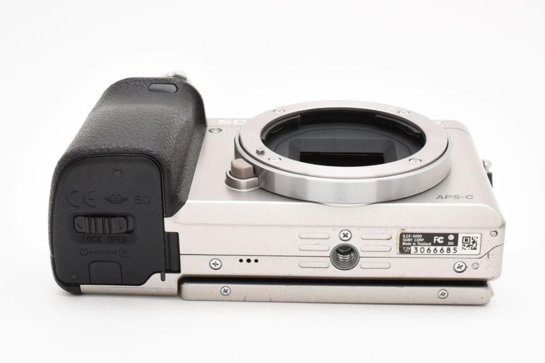 良品 SONY α6000 ボディ 元箱付き ショット数29700回