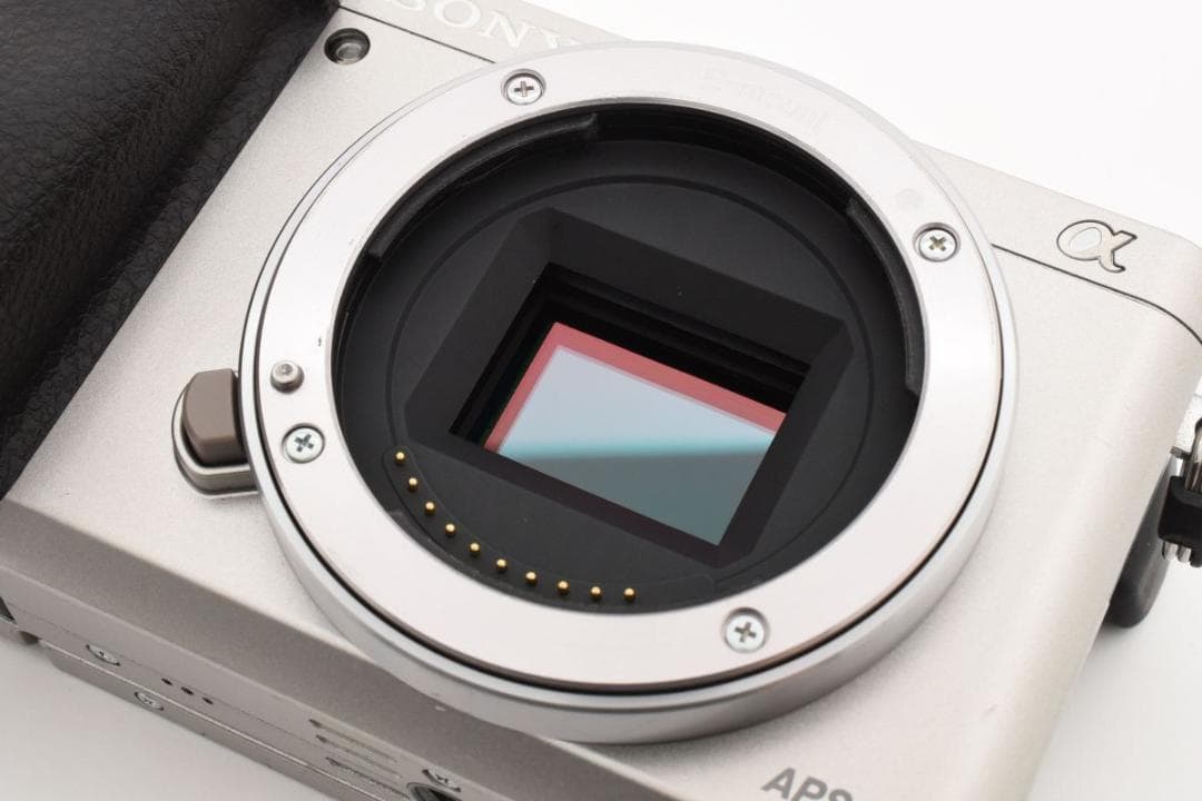 良品 SONY α6000 ボディ 元箱付き ショット数29700回