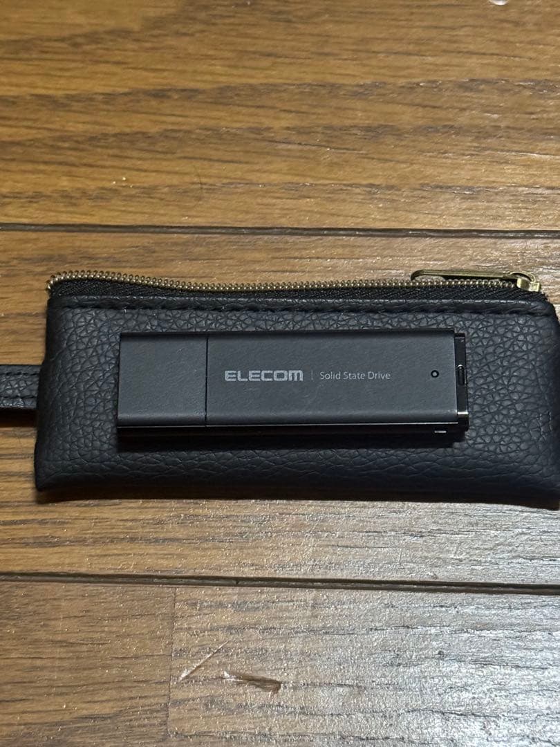 ELECOM 1TB SSDメモリ